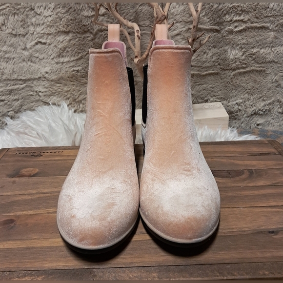 NWT Chooka Suede Vivian Velvet Chelsea Rain Boot Size 9 - Picture 8 of 8